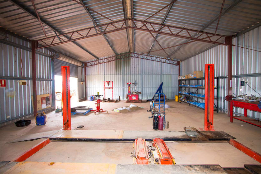 Click to view all images 14 Panizza Way Newman WA 6753 - Image 3
