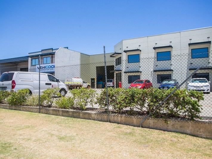 Click to view all images 59 Tacoma Cct Canning Vale WA 6155 - Image 1