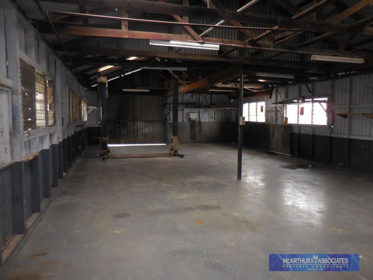 Click to view all images Petrie QLD 4502 - Image 3