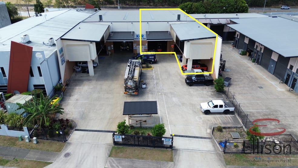 Click to view all images 2/15 Commerce Circuit Yatala QLD 4207 - Image 1