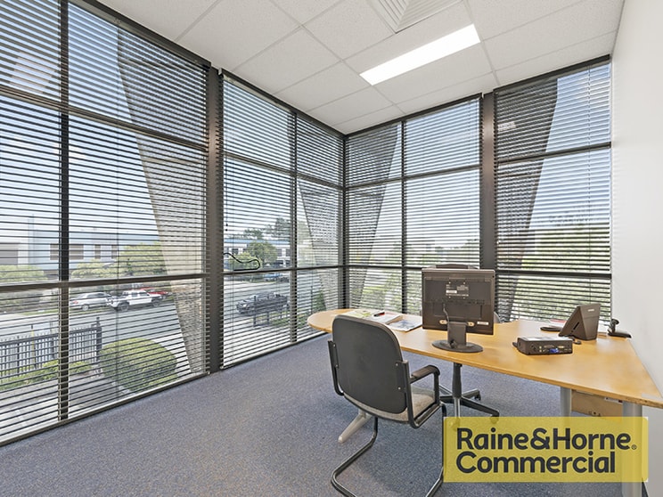 Click to view all images Banyo QLD 4014 - Image 2