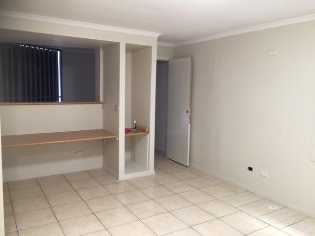 Click to view all images 4/103 Spencer Rd Carrara QLD 4211 - Image 1