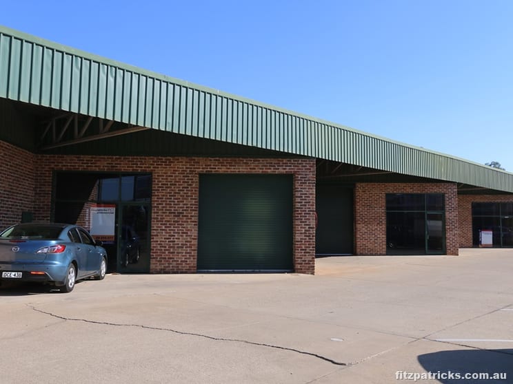 Click to view all images Unit 2/10-12 Kooringal Road Wagga Wagga NSW 2650 - Image 1