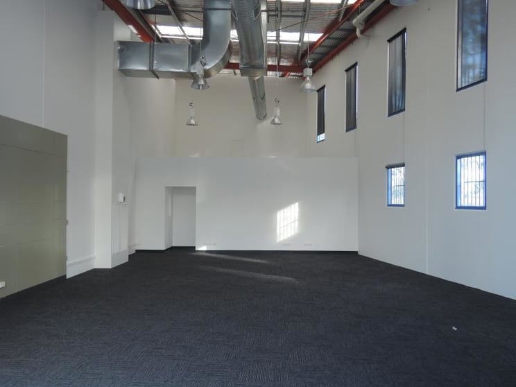 Click to view all images 318A McDonalds Road South Morang VIC 3752 - Image 2
