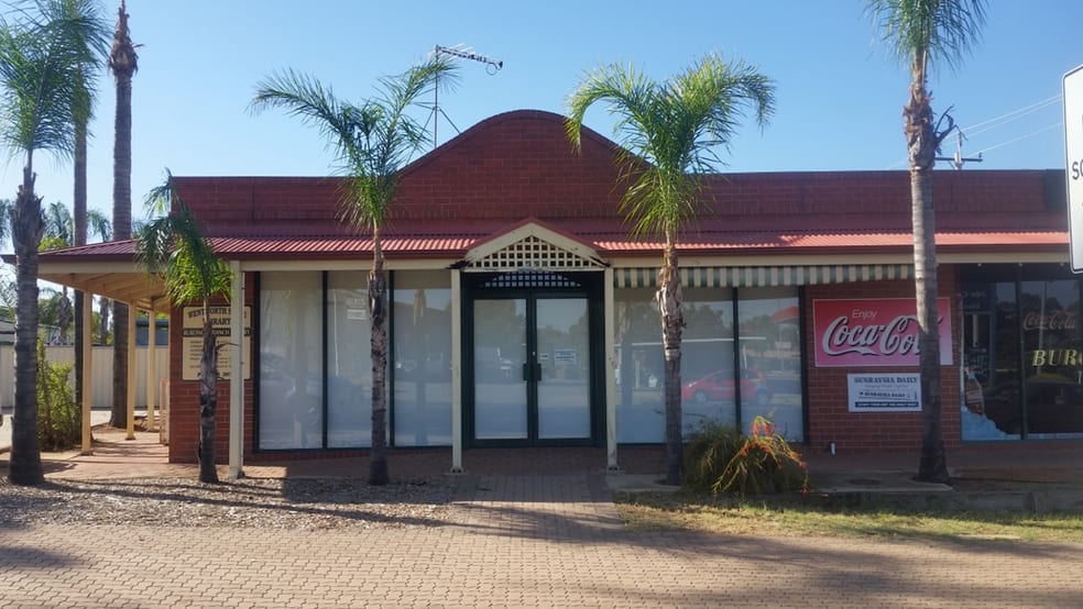 Click to view all images 2/9 Sturt Highway Buronga NSW 2739 - Image 1