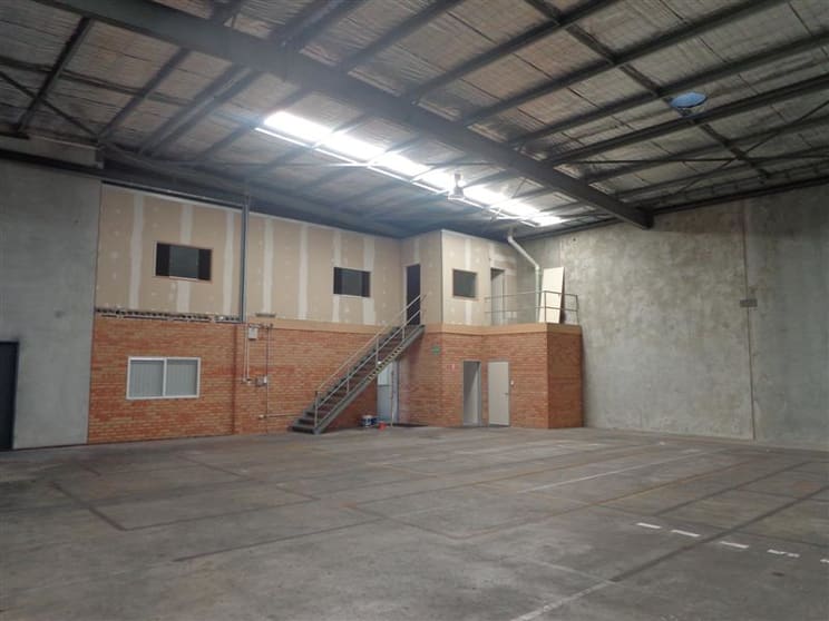 Click to view all images 34 Boulder Road Malaga WA 6090 - Image 2