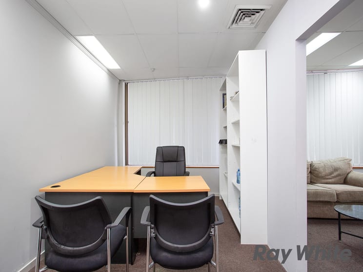 Click to view all images 4/2-4 Sorrell Street Parramatta NSW 2150 - Image 3