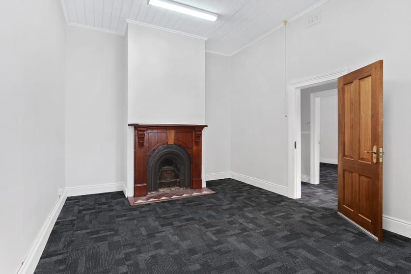 Click to view all images 141 Marius Street Tamworth NSW 2340 - Image 2