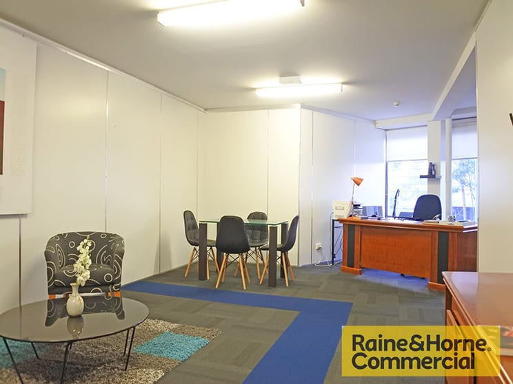 Click to view all images 1/68 Commercial Road Newstead QLD 4006 - Image 3