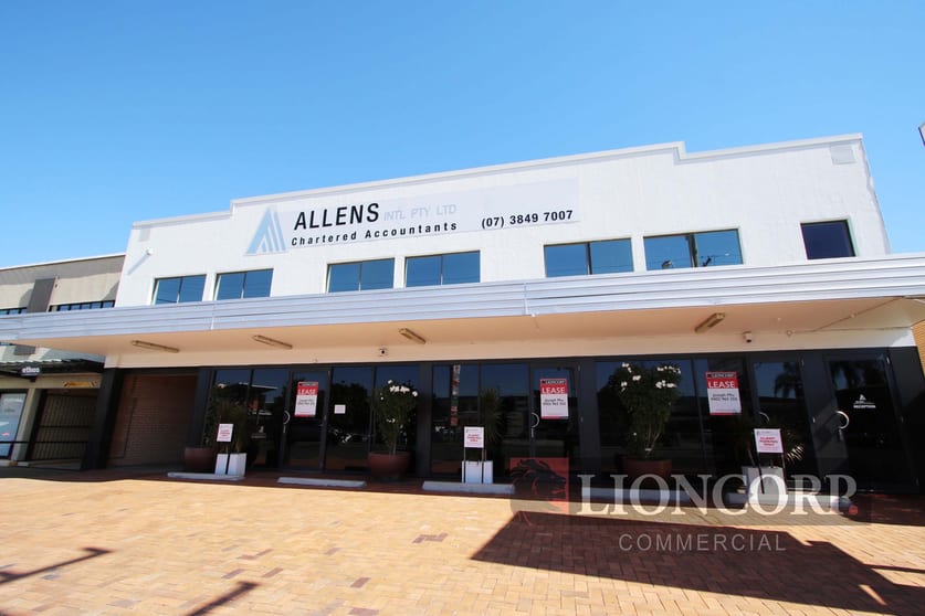 Click to view all images Upper Mount Gravatt QLD 4122 - Image 1