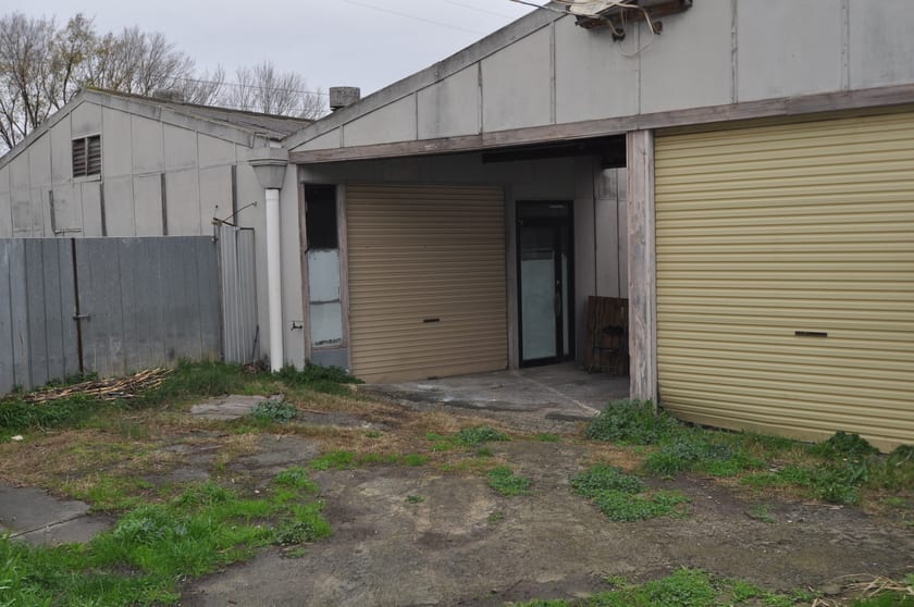 Click to view all images 2/25 Regent Street Preston West VIC 3072 - Image 2