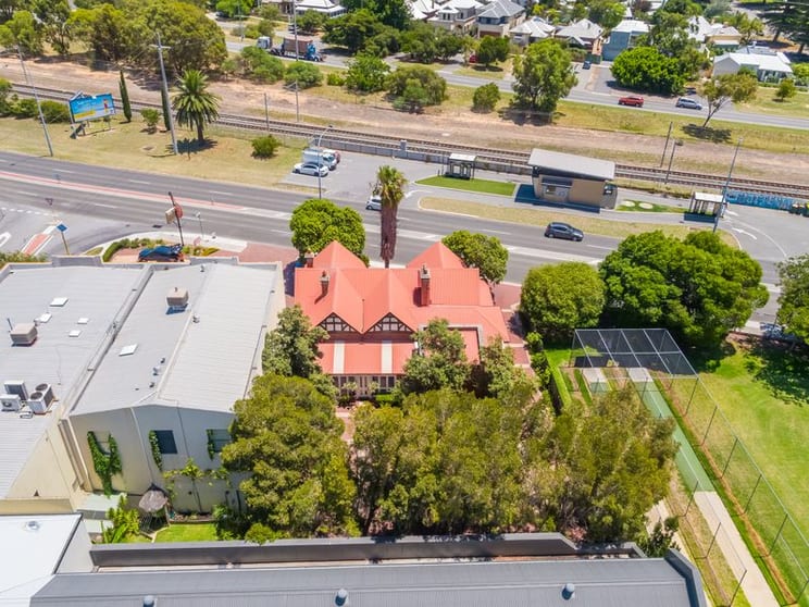 Click to view all images 550 Stirling HIghway Peppermint Grove WA 6011 - Image 3