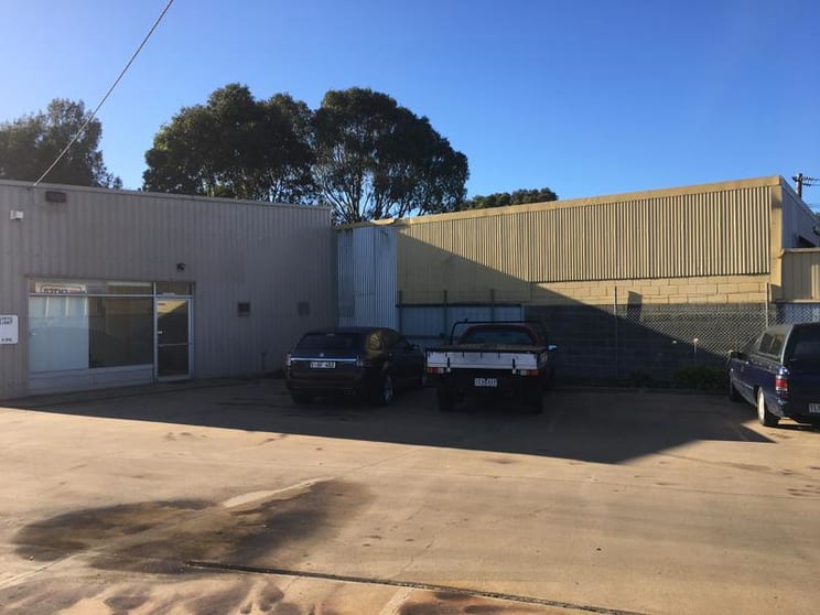 Click to view all images 1/33 Rodney Road North Geelong VIC 3215 - Image 3