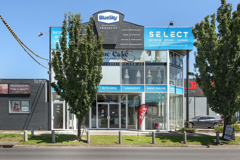 Click to view all images 77B Matthews Avenue Airport West VIC 3042 - Image 1