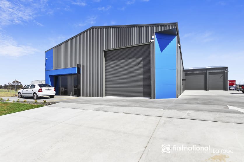 Click to view all images Unit 1/ Stirloch Circuit Traralgon VIC 3844 - Image 2