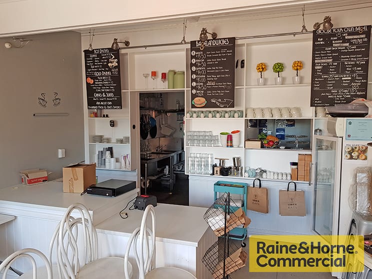 Click to view all images Gaythorne QLD 4051 - Image 2