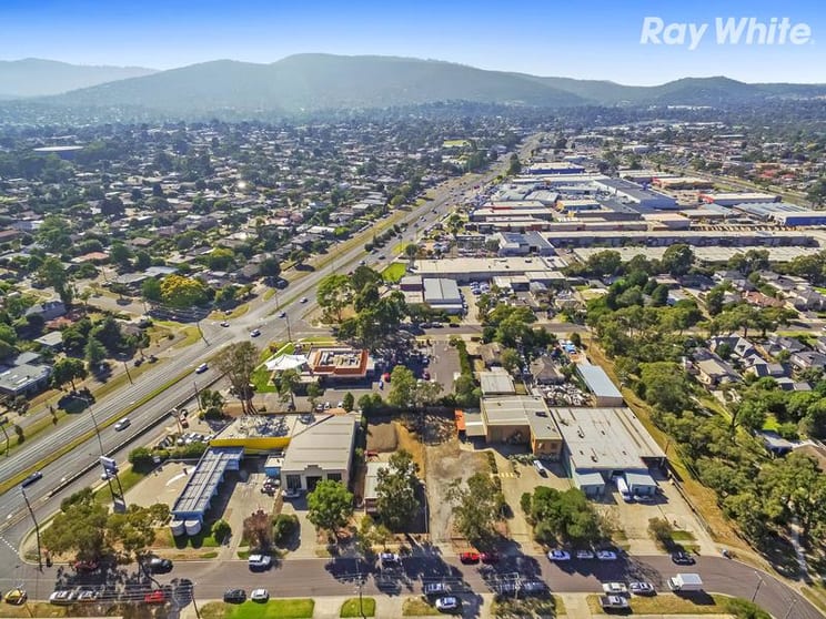 Click to view all images 11 Hayward Road Ferntree Gully VIC 3156 - Image 3