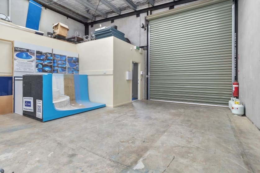Click to view all images 2/16 Kenji Street Mornington VIC 3931 - Image 3