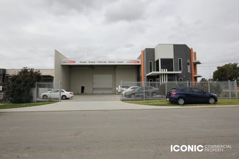 Click to view all images 146 Furniss Road Landsdale WA 6065 - Image 2