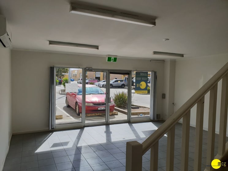 Click to view all images 17/22 Disney Ave Keilor East VIC 3033 - Image 2