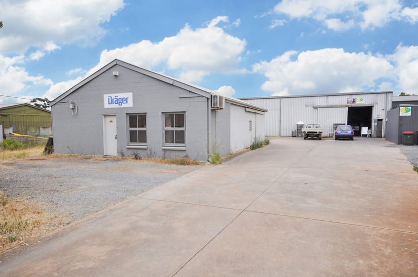 Click to view all images 13A Bradpole Rd Edinburgh North SA 5113 - Image 1