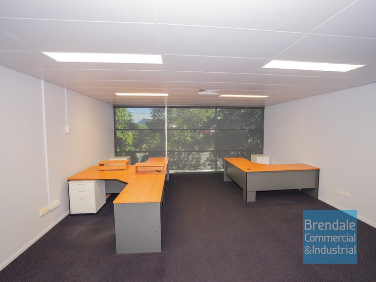 Click to view all images Level 1 Unit 2/253 Leitchs Rd Brendale QLD 4500 - Image 1