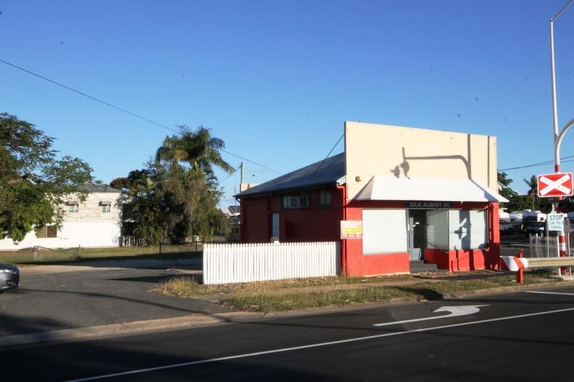 Click to view all images 23A ALBERT STREET Rockhampton City QLD 4700 - Image 3