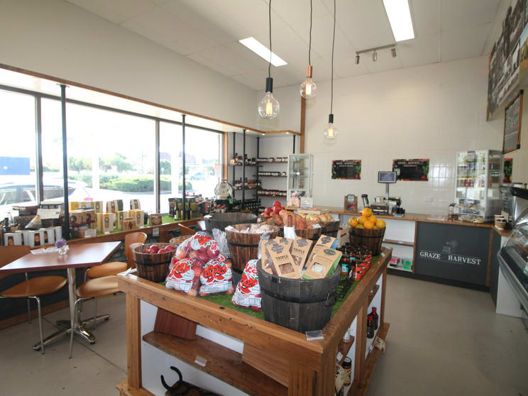 Click to view all images 143 Main Road Lindenow VIC 3865 - Image 3