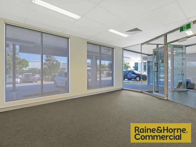 Click to view all images 2/34 Navigator Place Hendra QLD 4011 - Image 2