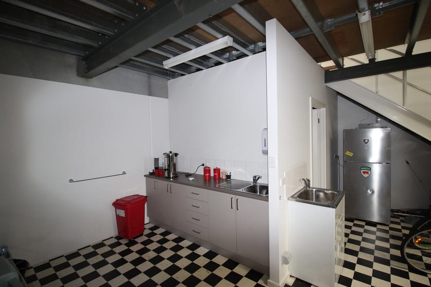 Click to view all images 1/4 Trewitt Court Dromana VIC 3936 - Image 3