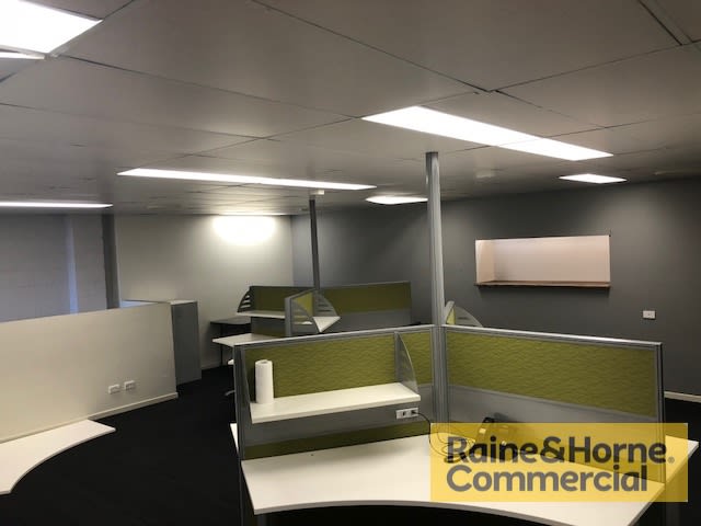 Click to view all images 1/86 Shore Street Cleveland QLD 4163 - Image 3