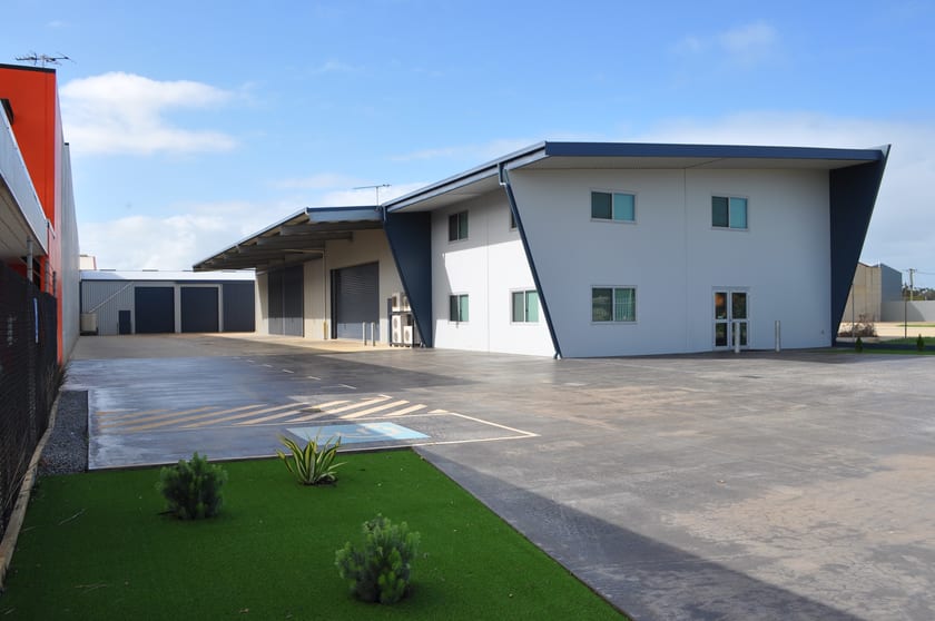 Click to view all images 45 Bradford Street Geraldton WA 6530 - Image 2