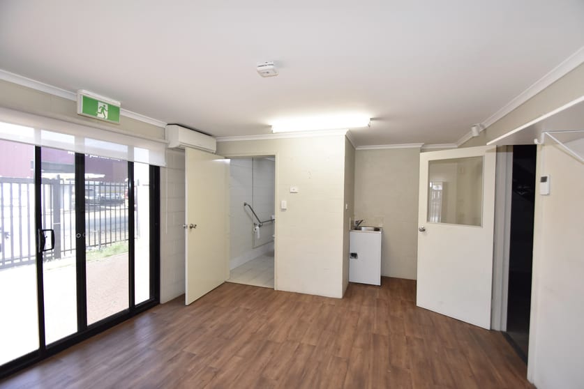 Click to view all images 1/9 Ghan Road Ciccone NT 0870 - Image 2
