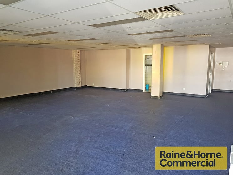 Click to view all images 4/1356 Gympie Road Aspley QLD 4034 - Image 3