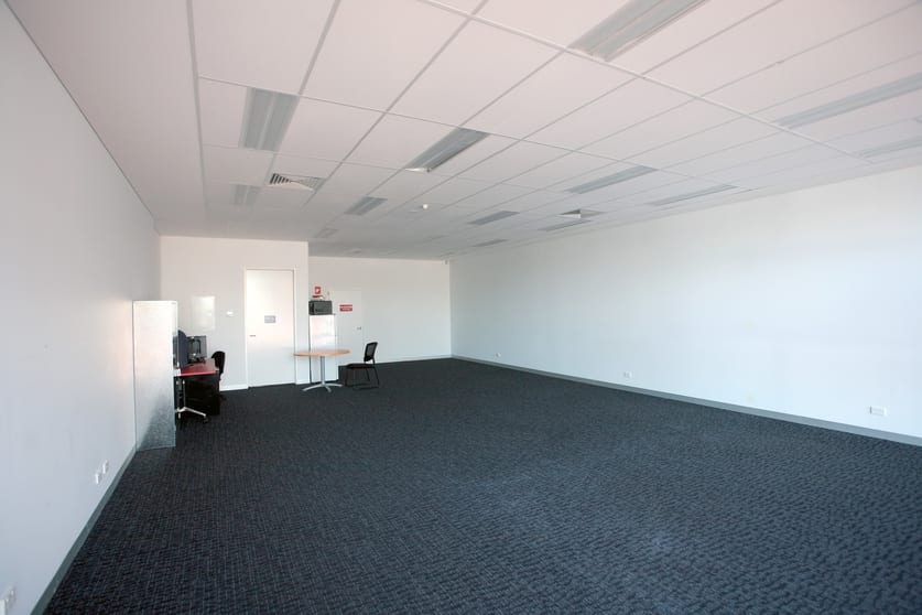 Click to view all images 15 Comben Drive Werribee VIC 3030 - Image 3