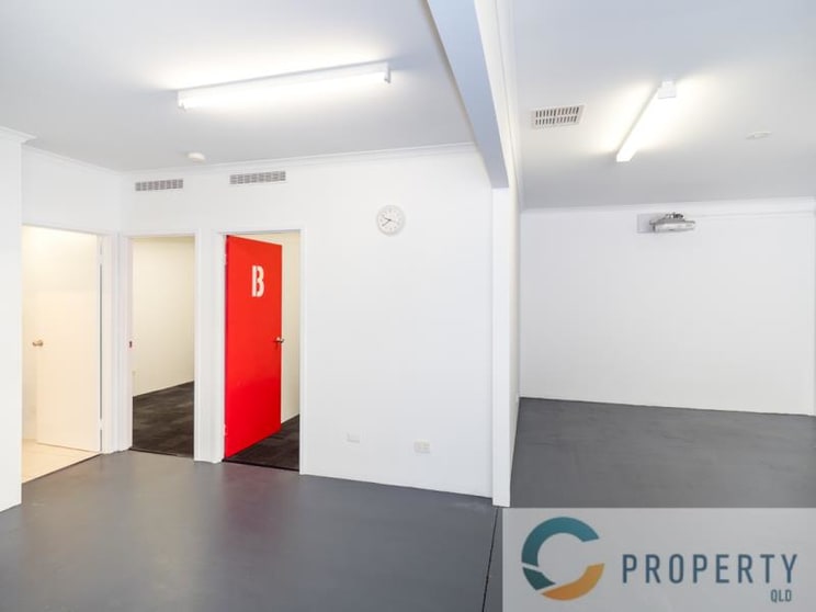 Click to view all images 3/11 Donkin Street West End QLD 4101 - Image 2