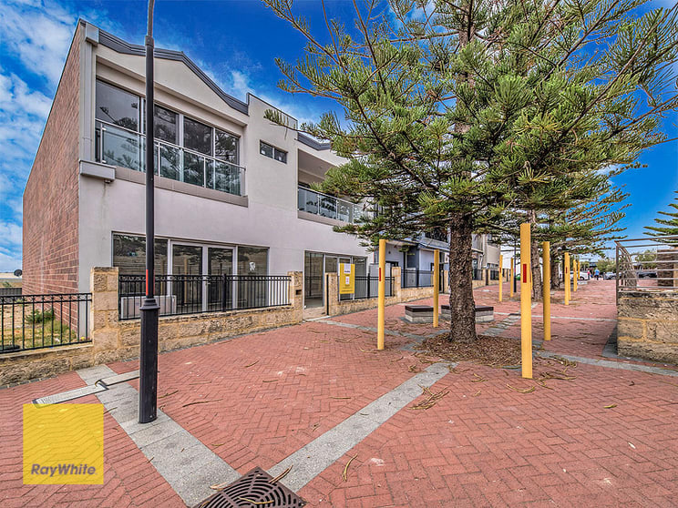 Click to view all images 8 Bouvard Walk Clarkson WA 6030 - Image 2