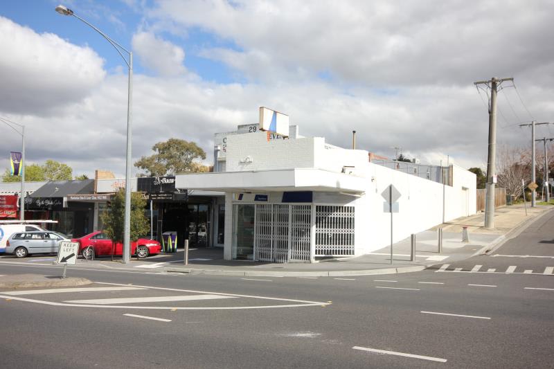 Click to view all images 31 Watsonia Road Watsonia VIC 3087 - Image 3