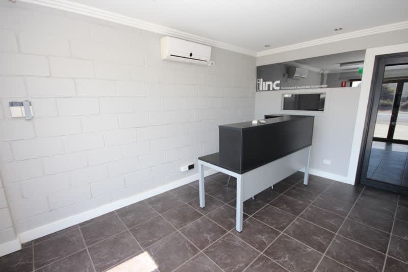 Click to view all images 46 Douro Street North Geelong VIC 3215 - Image 3
