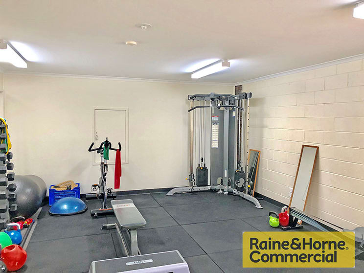 Click to view all images 3204 Newmarket Road Newmarket QLD 4051 - Image 2