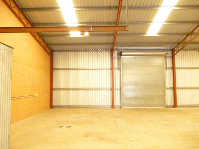 Click to view all images Unit 6/27 Crompton Road Rockingham WA 6168 - Image 3