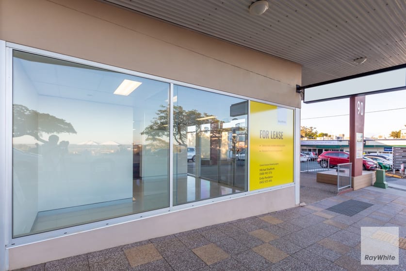 Click to view all images 2&3/90 Burnett Street Buderim QLD 4556 - Image 3