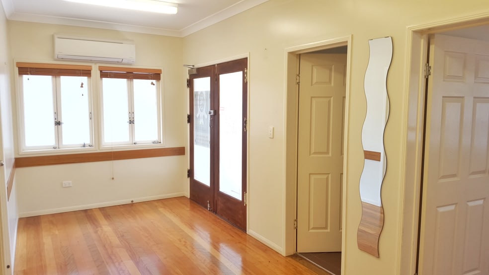 Click to view all images 262 Rode Road Wavell Heights QLD 4012 - Image 2