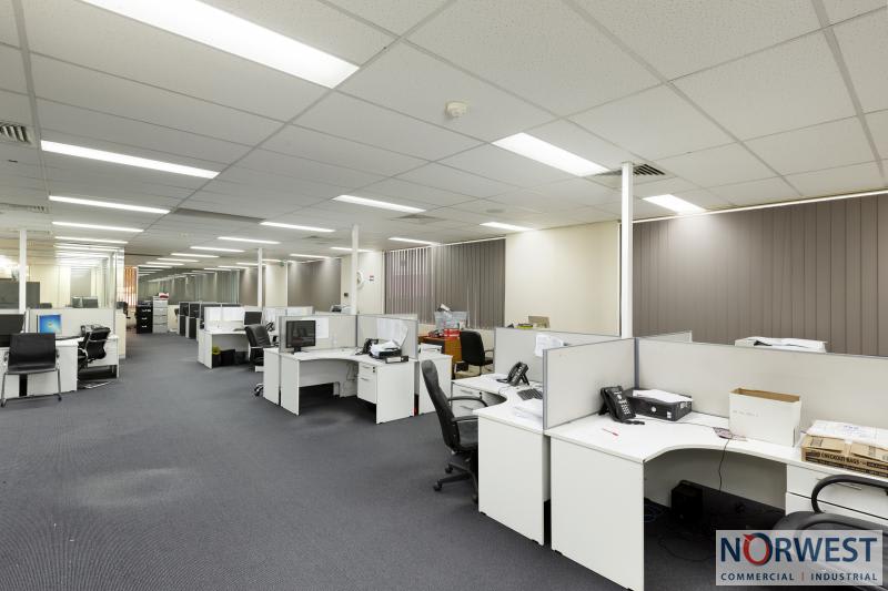 Click to view all images 1/9 Hoyle Avenue Castle Hill NSW 2154 - Image 3