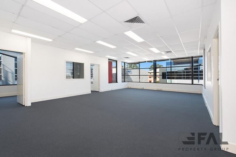 Click to view all images Unit 3/12 Navigator Place Hendra QLD 4011 - Image 2