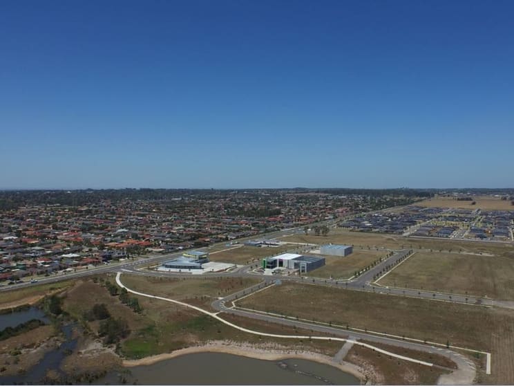Click to view all images 7/195 Evans Road Cranbourne VIC 3977 - Image 3