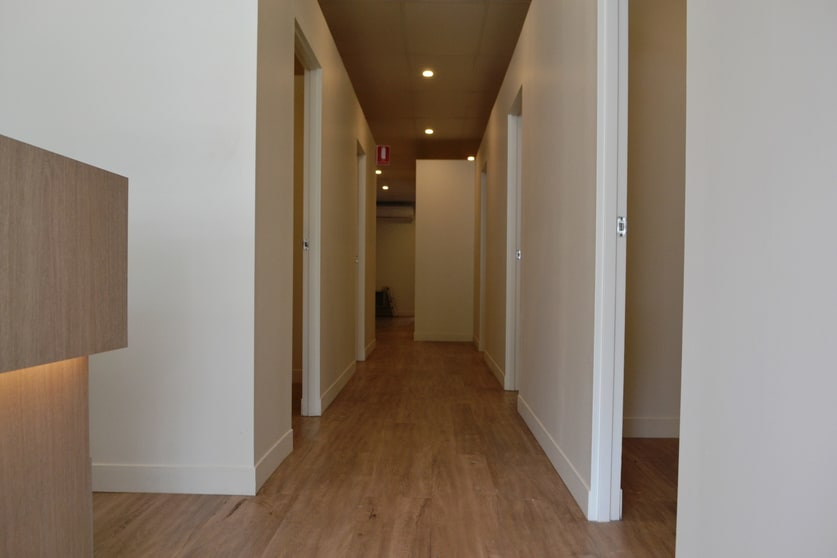 Click to view all images 2B/8-10 West Street Burleigh Heads QLD 4220 - Image 3