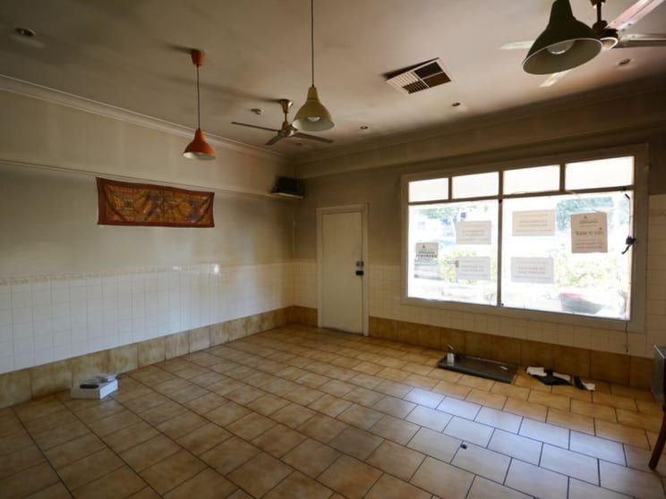 Click to view all images 118 Main Road Mclaren Vale SA 5171 - Image 2