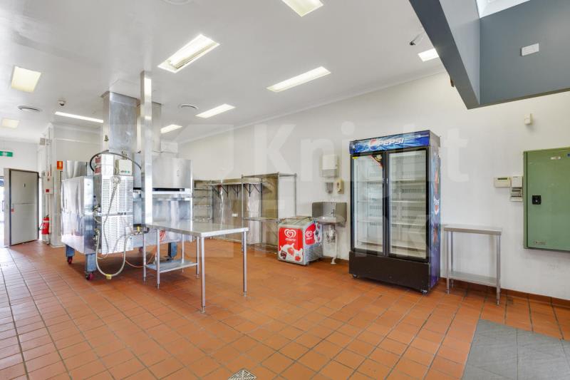 Click to view all images Shop 2/2/111 George Street Rockhampton City QLD 4700 - Image 2