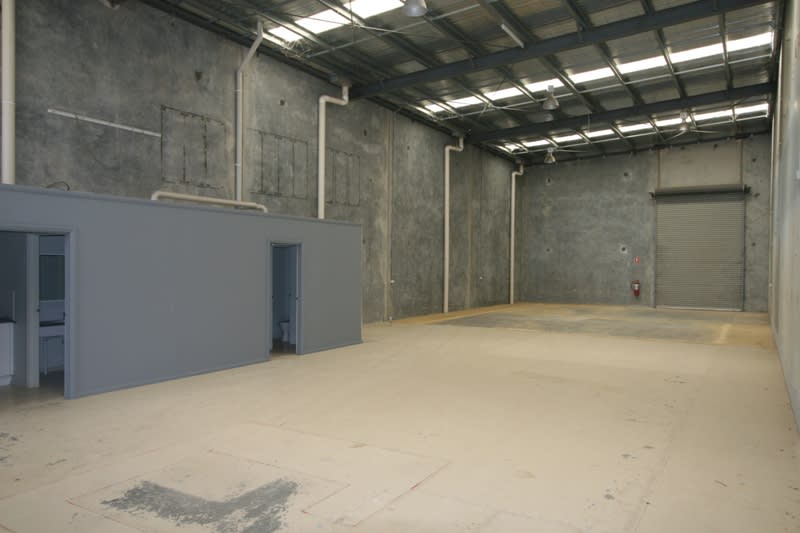 Click to view all images 1/30 Michael Street Pakenham VIC 3810 - Image 3